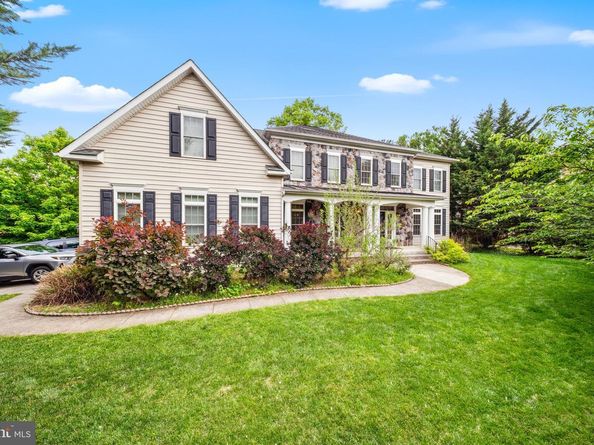 7101 Idylwood Road, Falls Church VA 22043