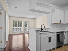 4551 Strutfield Lane 4122, Alexandria VA 22311