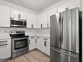 4551 Strutfield Lane 4122, Alexandria VA 22311