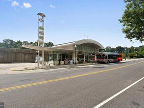 4551 Strutfield Lane 4122, Alexandria VA 22311