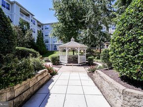 4551 Strutfield Lane 4122, Alexandria VA 22311