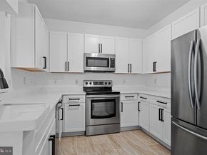 4551 Strutfield Lane 4122, Alexandria VA 22311