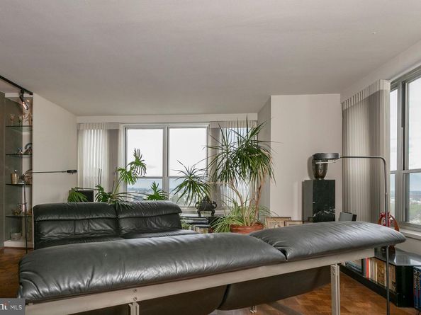 224-26 W. Rittenhouse Square 1410, Philadelphia PA 19103