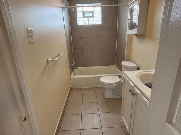 815 Livingston Street, Philadelphia PA 19125