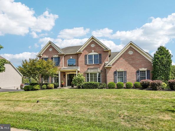915 Noahs Circle, Warrington PA 18976