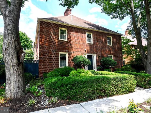445 Old Town Court, Alexandria VA 22314