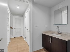 412 N Front Street 21, Philadelphia PA 19123