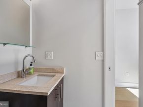 412 N Front Street 21, Philadelphia PA 19123
