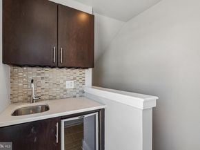 412 N Front Street 21, Philadelphia PA 19123