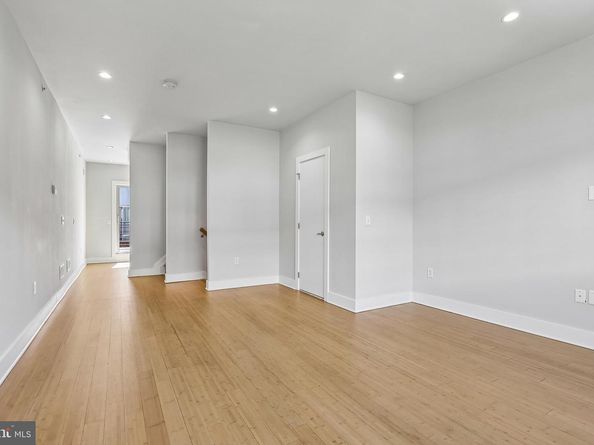 412 N Front Street 21, Philadelphia PA 19123