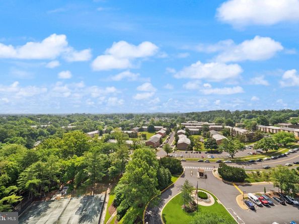 1800 Old Meadow Road 1601, Mclean VA 22102