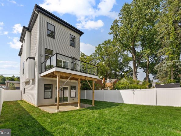 469 Aurania Street, Philadelphia PA 19128