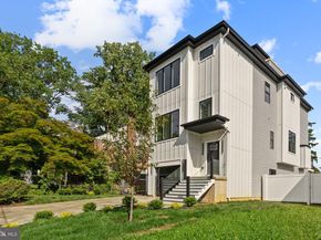 469 Aurania Street, Philadelphia PA 19128
