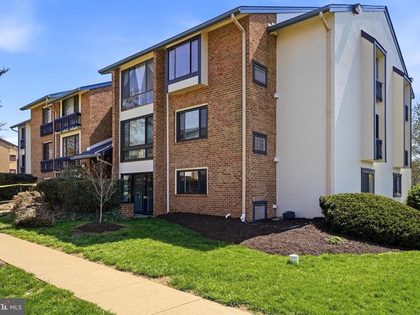 10222 Bushman Drive 8101, Oakton VA 22124
