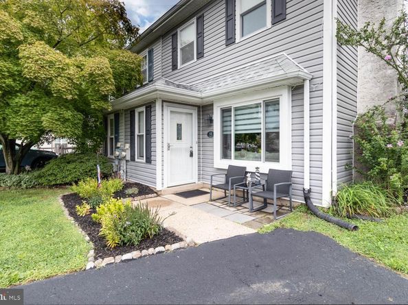 15 Carriage Drive, Horsham PA 19044