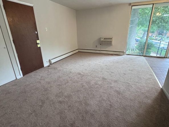 100 E Glenolden Avenue B11, Glenolden PA 19036