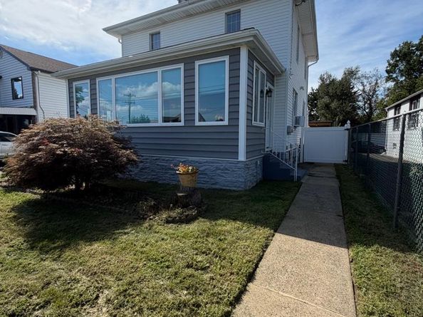 9432 Krewstown Road, Philadelphia PA 19115