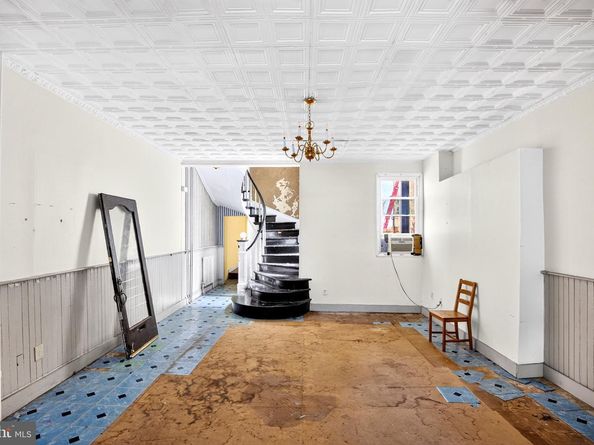 1221 N 2nd Street, Philadelphia PA 19122