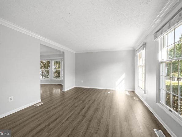 400 Gary Court, Sterling VA 20164