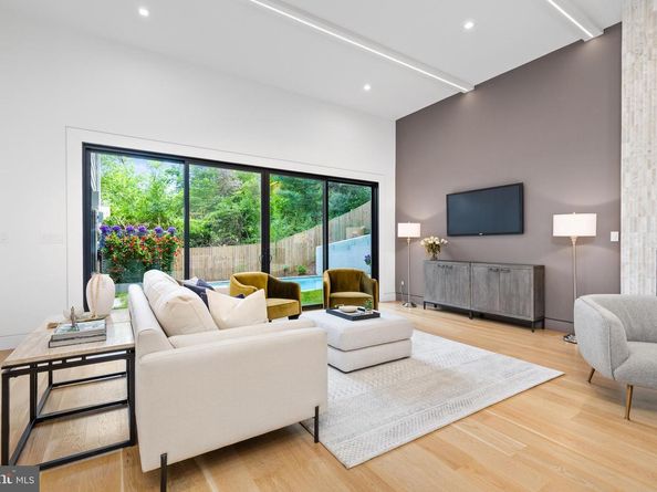 3554 Military Road, Arlington VA 22207