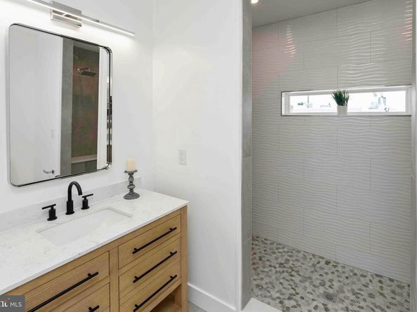 2313 E Hazzard Street, Philadelphia PA 19125
