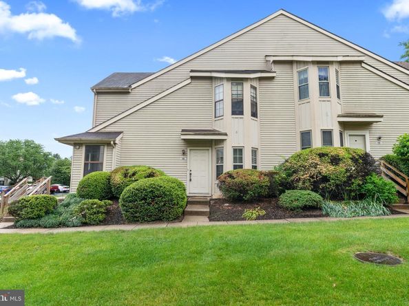 1206 Barry Court, Southampton PA 18966