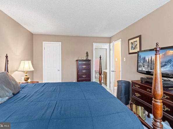 1206 Barry Court, Southampton PA 18966