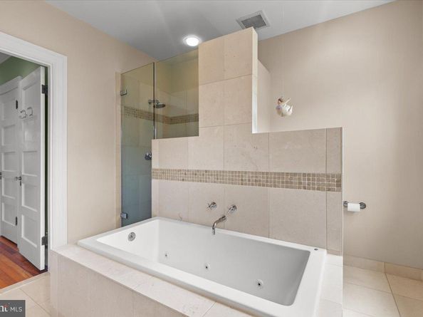 2816 27TH Street NW, Washington DC 20008