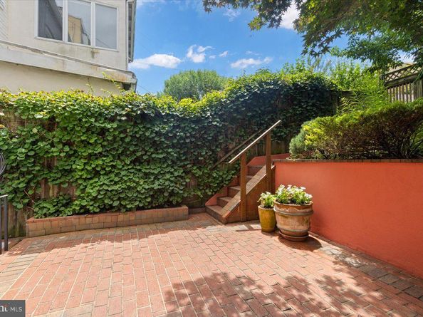 2816 27TH Street NW, Washington DC 20008