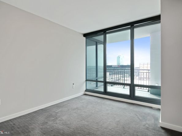 2101 Market Street 1902, Philadelphia PA 19103