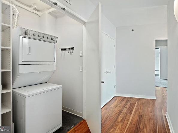 2101 Market Street 1902, Philadelphia PA 19103