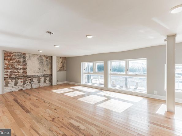 311 N Front Street, Philadelphia PA 19106