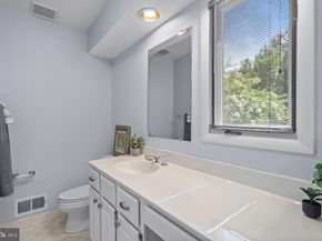 1281 Wedgewood Manor Way, Reston VA 20194