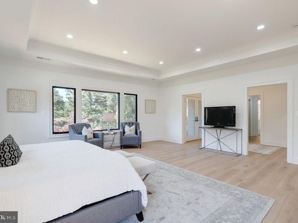 5225 Little Falls Road, Arlington VA 22207