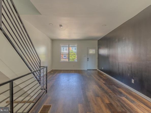 5512 Locust Street, Philadelphia PA 19139