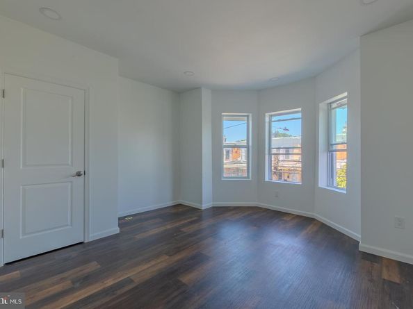 5512 Locust Street, Philadelphia PA 19139