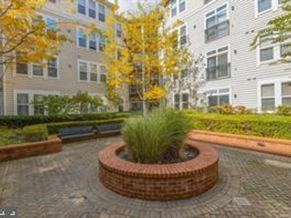 2665 Prosperity Avenue 416, Fairfax VA 22031