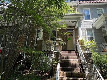 749 Princeton Place NW
