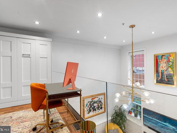 1111 M Street NW 2, Washington DC 20005