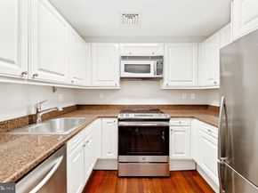 1500 Chestnut Street 19F, Philadelphia PA 19102