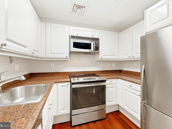 1500 Chestnut Street 19F, Philadelphia PA 19102