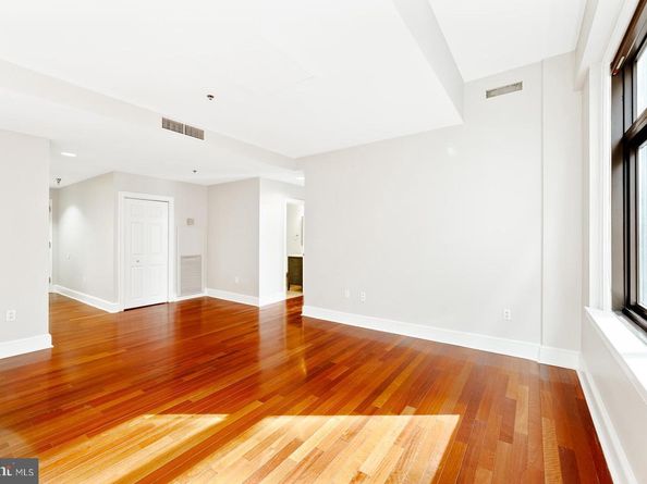 1500 Chestnut Street 19F, Philadelphia PA 19102