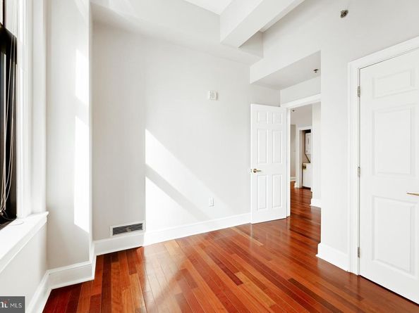 1500 Chestnut Street 19F, Philadelphia PA 19102