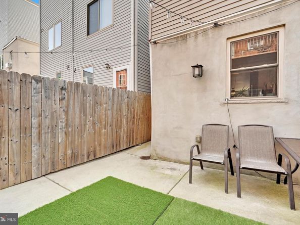 2620 Collins Street, Philadelphia PA 19125