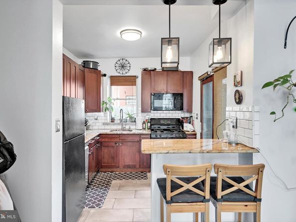 2620 Collins Street, Philadelphia PA 19125