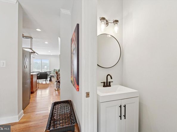 3925 Dexter Street, Philadelphia PA 19128