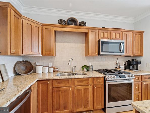 3925 Dexter Street, Philadelphia PA 19128
