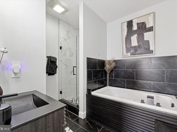 3925 Dexter Street, Philadelphia PA 19128