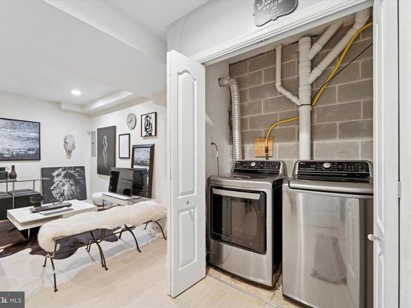 3925 Dexter Street, Philadelphia PA 19128