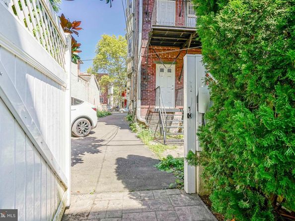 3313 Baring Street, Philadelphia PA 19104